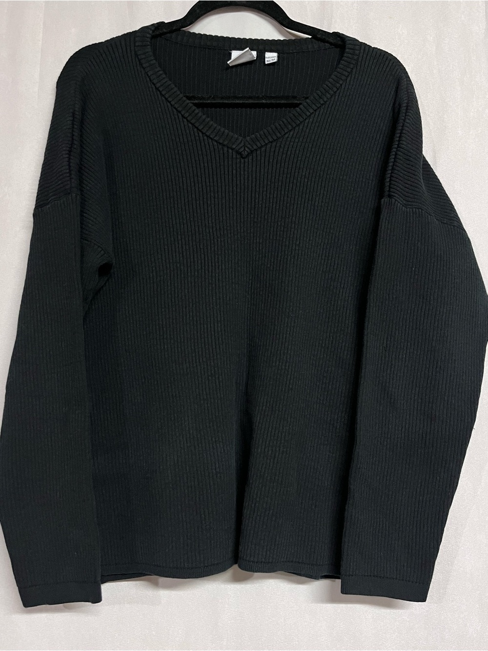 Elle Women's Black Ribbed V-Neck Sweater